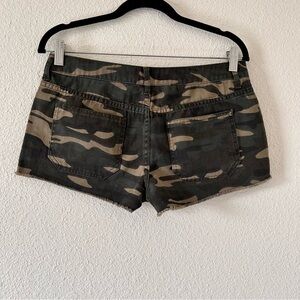 Forever 21 Women Sz 27 Camouflage Cut Off Shorts Street Summer